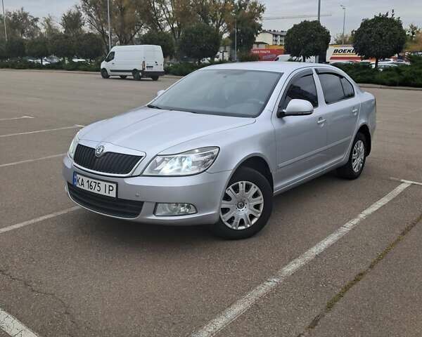 Серый Шкода Октавия, объемом двигателя 1.6 л и пробегом 225 тыс. км за 7700 $, фото 7 на Automoto.ua
