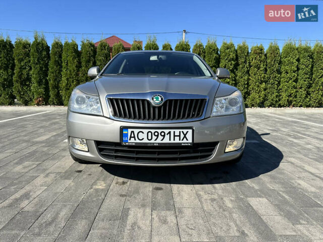 Серый Шкода Октавия, объемом двигателя 1.6 л и пробегом 241 тыс. км за 8200 $, фото 2 на Automoto.ua