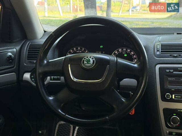 Сірий Шкода Октавія, об'ємом двигуна 2 л та пробігом 254 тис. км за 8400 $, фото 38 на Automoto.ua