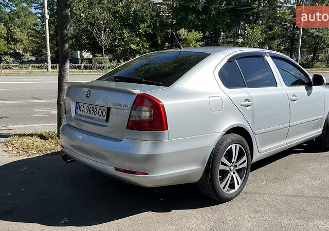 Шкода Октавия 2011 в Киеве на Automoto.ua Серый Шкода Октавия, объемом двигателя 1.8 л и пробегом 267 тыс. км за 8200 $, фото 2 на Automoto.ua
