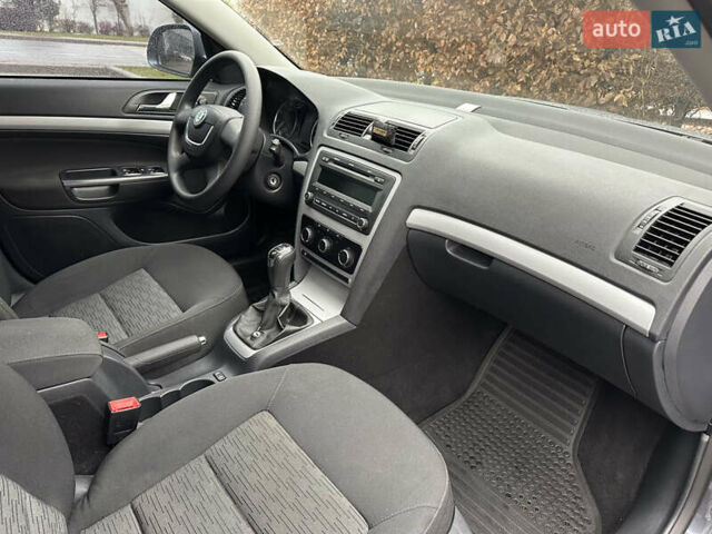 Серый Шкода Октавия, объемом двигателя 1.8 л и пробегом 140 тыс. км за 9500 $, фото 11 на Automoto.ua