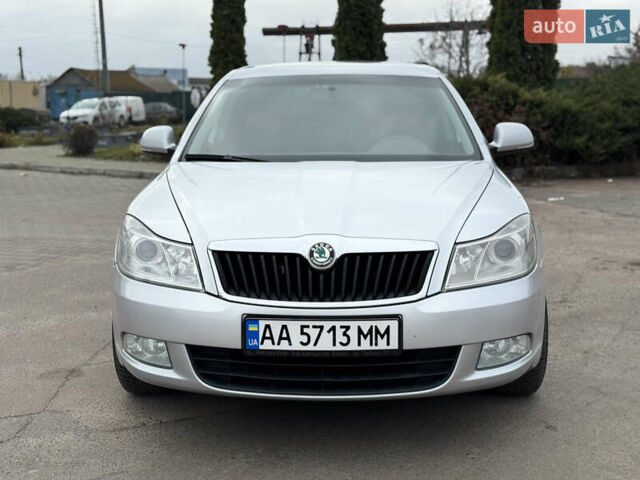 Серый Шкода Октавия, объемом двигателя 1.8 л и пробегом 166 тыс. км за 7300 $, фото 1 на Automoto.ua