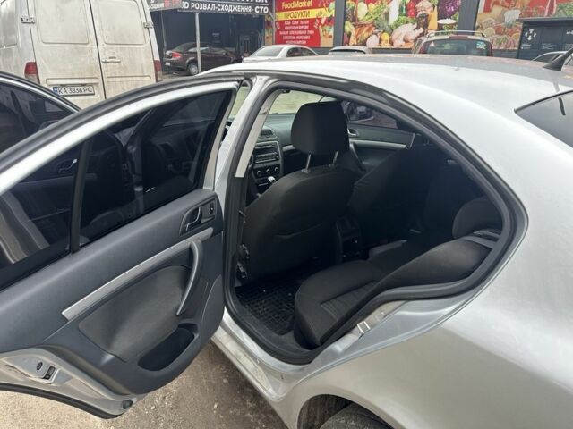 Сірий Шкода Октавія, об'ємом двигуна 1.6 л та пробігом 255 тис. км за 6500 $, фото 6 на Automoto.ua