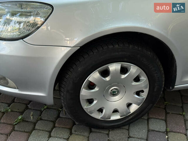 Сірий Шкода Октавія, об'ємом двигуна 2 л та пробігом 254 тис. км за 8400 $, фото 18 на Automoto.ua