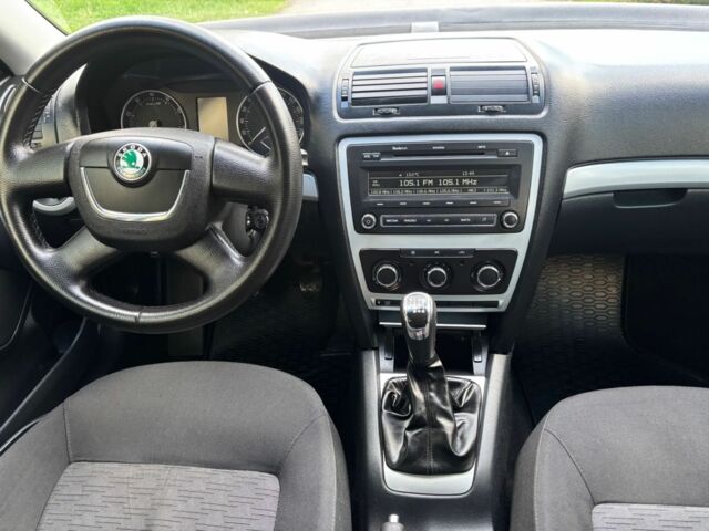 Серый Шкода Октавия, объемом двигателя 1.8 л и пробегом 180 тыс. км за 7100 $, фото 18 на Automoto.ua