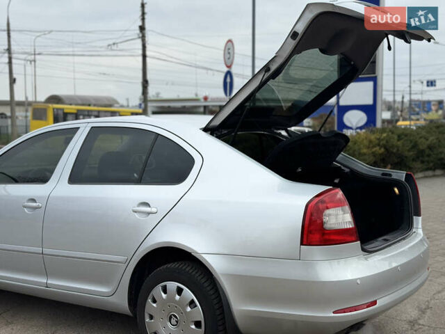 Серый Шкода Октавия, объемом двигателя 1.8 л и пробегом 166 тыс. км за 7300 $, фото 8 на Automoto.ua