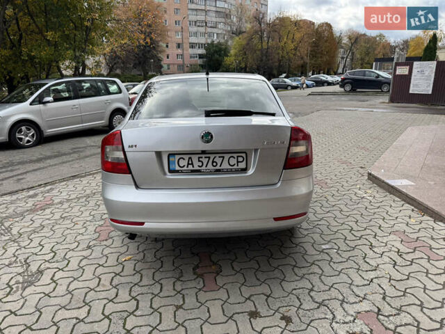 Шкода Октавия 2011 в Черкассах на Automoto.ua Серый Шкода Октавия, объемом двигателя 1.6 л и пробегом 183 тыс. км за 8700 $, фото 7 на Automoto.ua