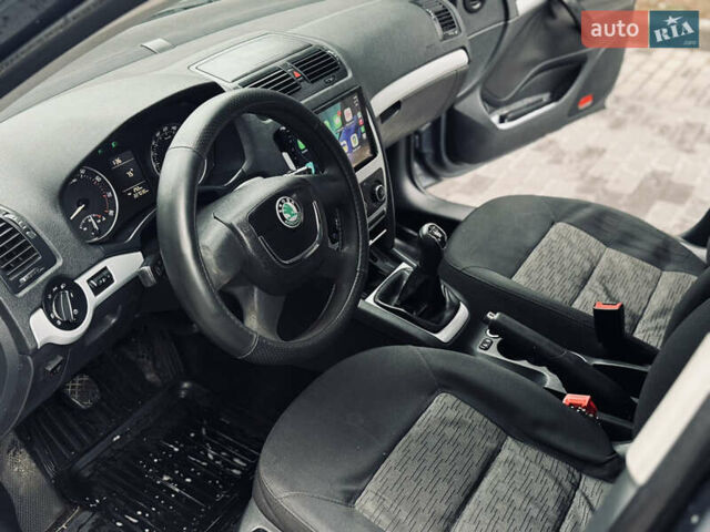 Серый Шкода Октавия, объемом двигателя 1.6 л и пробегом 265 тыс. км за 5350 $, фото 7 на Automoto.ua