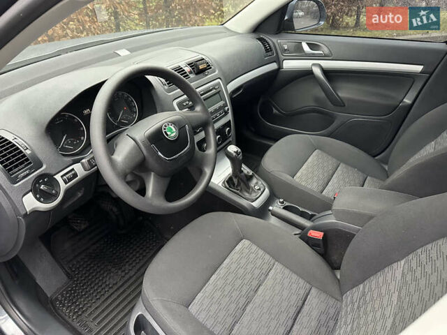 Серый Шкода Октавия, объемом двигателя 1.8 л и пробегом 140 тыс. км за 9500 $, фото 9 на Automoto.ua