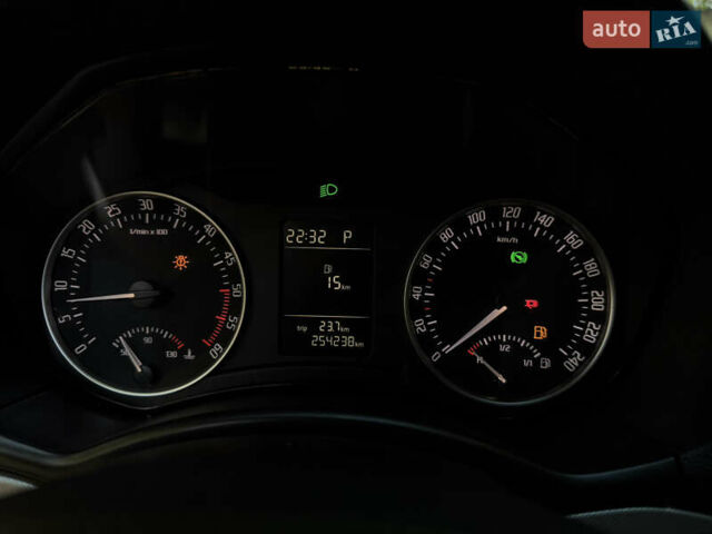 Сірий Шкода Октавія, об'ємом двигуна 2 л та пробігом 254 тис. км за 8400 $, фото 48 на Automoto.ua