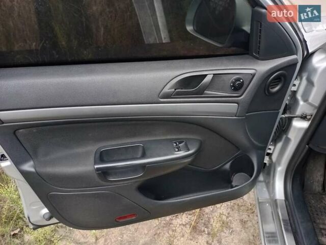 Сірий Шкода Октавія, об'ємом двигуна 1.6 л та пробігом 187 тис. км за 7900 $, фото 4 на Automoto.ua