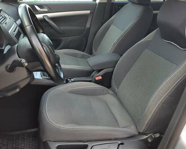 Сірий Шкода Октавія, об'ємом двигуна 1.6 л та пробігом 217 тис. км за 7800 $, фото 5 на Automoto.ua