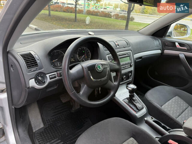 Шкода Октавия 2011 в Киеве на Automoto.ua Серый Шкода Октавия, объемом двигателя 1.8 л и пробегом 190 тыс. км за 7200 $, фото 17 на Automoto.ua
