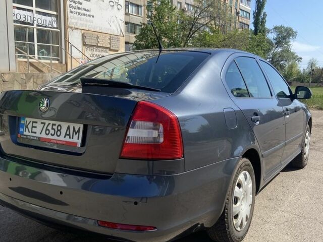 Шкода Октавия 2011 в Кривом Роге на Automoto.ua Серый Шкода Октавия, объемом двигателя 1.6 л и пробегом 242 тыс. км за 7000 $, фото 5 на Automoto.ua