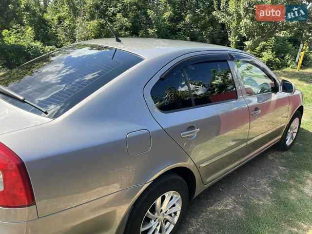 Серый Шкода Октавия, объемом двигателя 1.6 л и пробегом 231 тыс. км за 9100 $, фото 7 на Automoto.ua