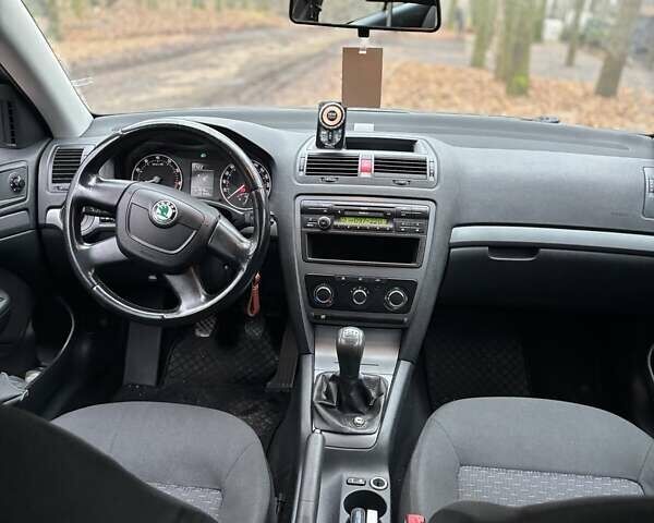 Серый Шкода Октавия, объемом двигателя 1.6 л и пробегом 222 тыс. км за 7250 $, фото 9 на Automoto.ua