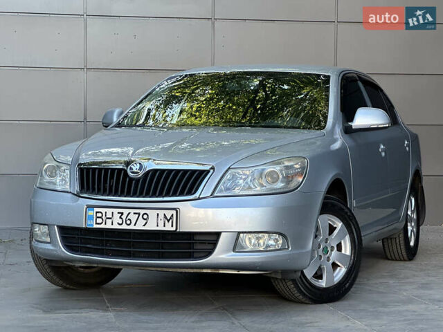 Серый Шкода Октавия, объемом двигателя 1.8 л и пробегом 240 тыс. км за 8200 $, фото 1 на Automoto.ua
