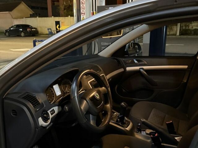 Сірий Шкода Октавія, об'ємом двигуна 1.6 л та пробігом 262 тис. км за 4500 $, фото 5 на Automoto.ua