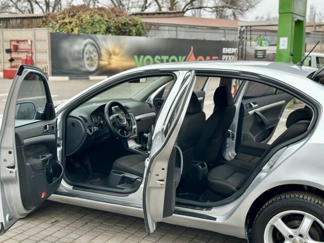 Серый Шкода Октавия, объемом двигателя 1.6 л и пробегом 221 тыс. км за 7600 $, фото 12 на Automoto.ua