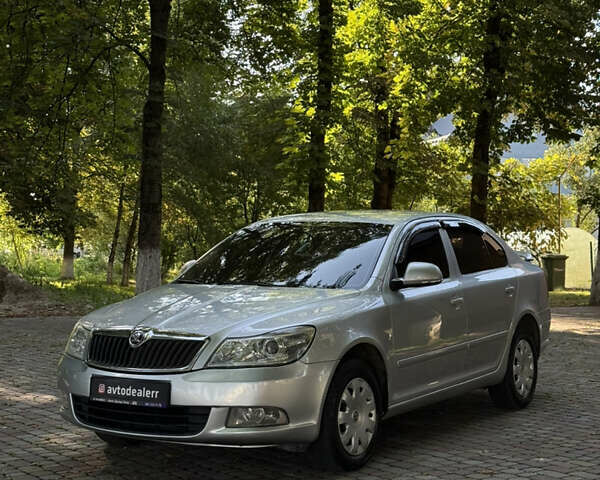 Сірий Шкода Октавія, об'ємом двигуна 2 л та пробігом 254 тис. км за 8400 $, фото 4 на Automoto.ua