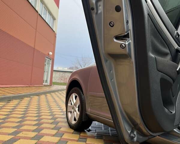 Серый Шкода Октавия, объемом двигателя 1.8 л и пробегом 239 тыс. км за 8800 $, фото 42 на Automoto.ua