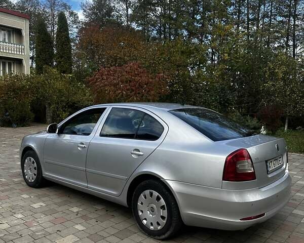 Шкода Октавия 2011 в Надворной на Automoto.ua Серый Шкода Октавия, объемом двигателя 1.6 л и пробегом 202 тыс. км за 6950 $, фото 7 на Automoto.ua