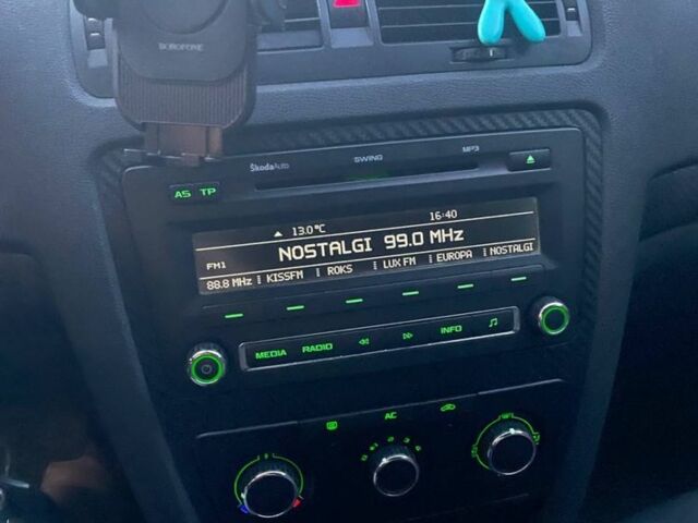 Шкода Октавія 2011 у Києві на Automoto.ua Сірий Шкода Октавія, об'ємом двигуна 1.8 л та пробігом 323 тис. км за 9000 $, фото 10 на Automoto.ua