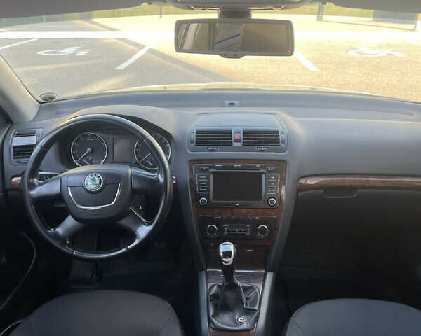 Серый Шкода Октавия, объемом двигателя 1.8 л и пробегом 283 тыс. км за 7400 $, фото 16 на Automoto.ua