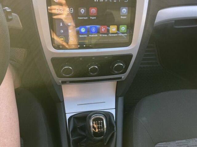 Серый Шкода Октавия, объемом двигателя 1.8 л и пробегом 185 тыс. км за 8000 $, фото 12 на Automoto.ua