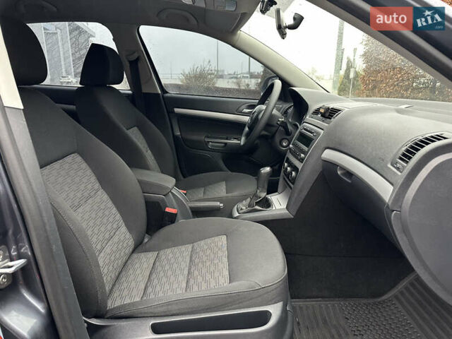 Серый Шкода Октавия, объемом двигателя 1.8 л и пробегом 140 тыс. км за 9500 $, фото 12 на Automoto.ua