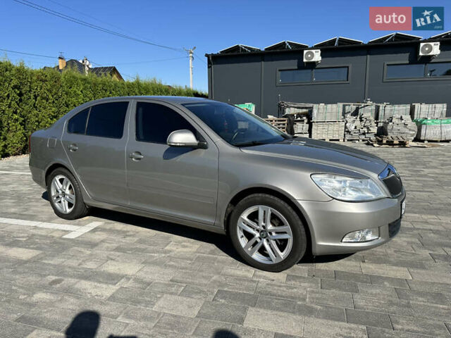 Серый Шкода Октавия, объемом двигателя 1.6 л и пробегом 241 тыс. км за 8200 $, фото 11 на Automoto.ua