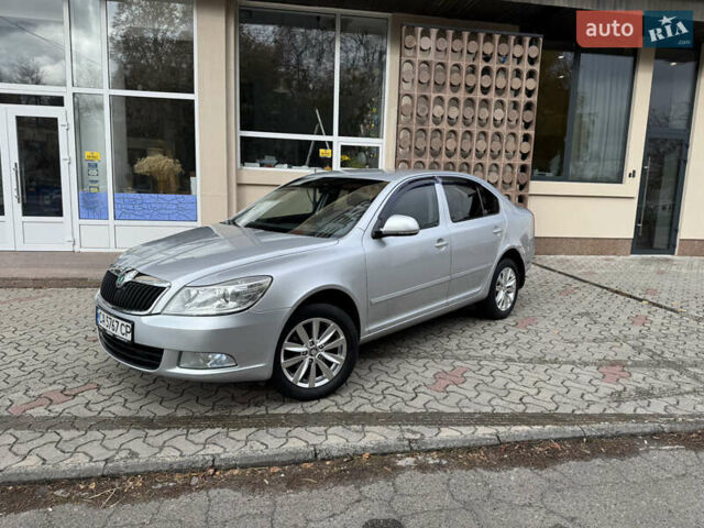 Шкода Октавия 2011 в Черкассах на Automoto.ua Серый Шкода Октавия, объемом двигателя 1.6 л и пробегом 183 тыс. км за 8700 $, фото 1 на Automoto.ua