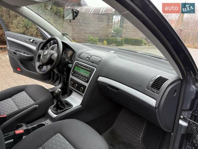 Серый Шкода Октавия, объемом двигателя 1.6 л и пробегом 77 тыс. км за 10900 $, фото 30 на Automoto.ua