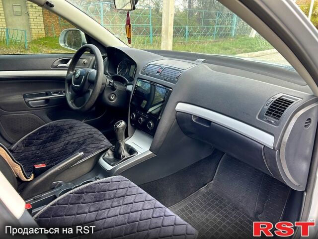 Шкода Октавия 2011 в Николаеве на Automoto.ua Серый Шкода Октавия, объемом двигателя 1.8 л и пробегом 190 тыс. км за 7400 $, фото 8 на Automoto.ua