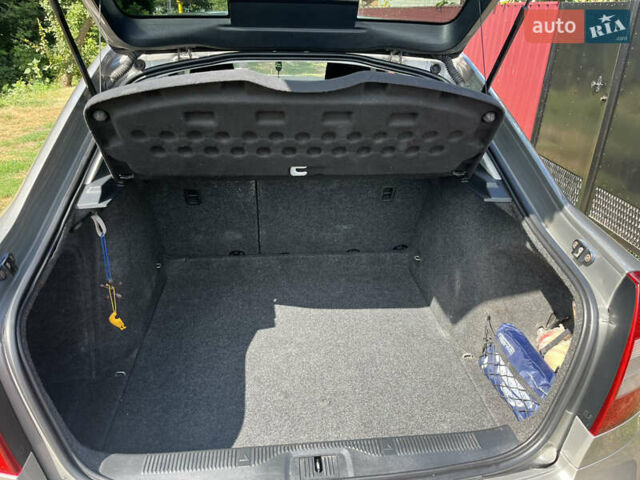 Серый Шкода Октавия, объемом двигателя 1.6 л и пробегом 231 тыс. км за 9100 $, фото 6 на Automoto.ua