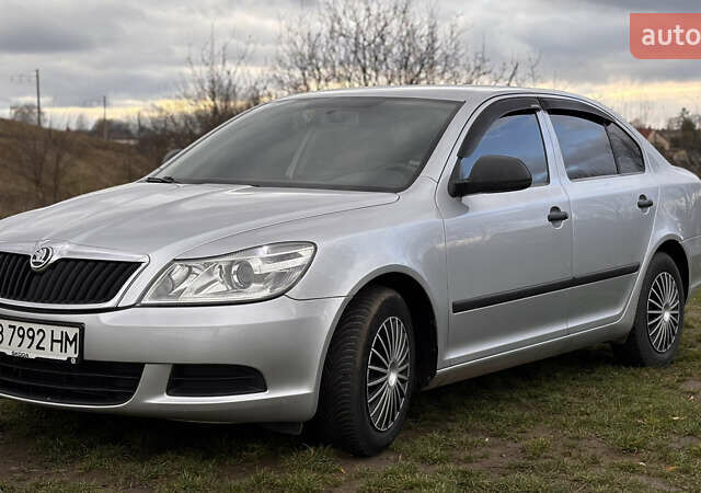 Серый Шкода Октавия, объемом двигателя 1.6 л и пробегом 202 тыс. км за 7700 $, фото 1 на Automoto.ua