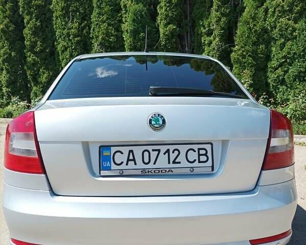 Серый Шкода Октавия, объемом двигателя 1.8 л и пробегом 212 тыс. км за 7800 $, фото 6 на Automoto.ua