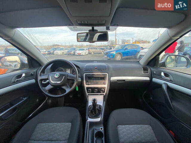 Серый Шкода Октавия, объемом двигателя 1.6 л и пробегом 245 тыс. км за 7999 $, фото 8 на Automoto.ua