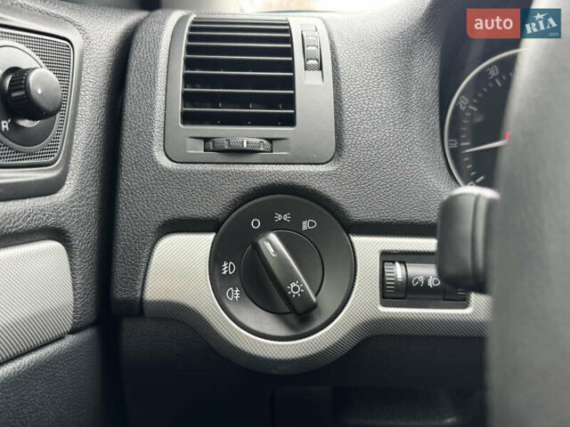 Серый Шкода Октавия, объемом двигателя 1.8 л и пробегом 166 тыс. км за 7300 $, фото 17 на Automoto.ua