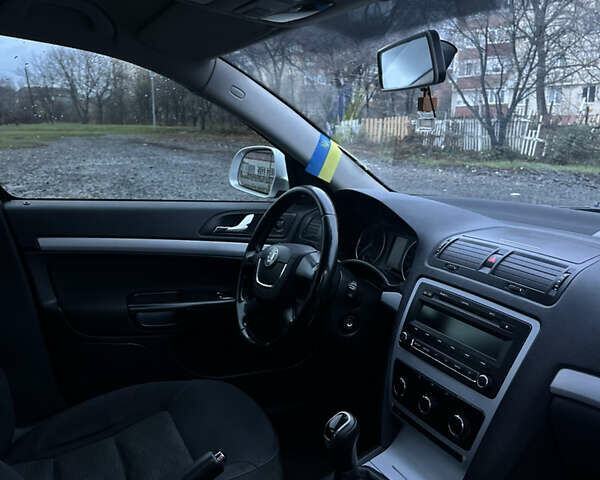 Серый Шкода Октавия, объемом двигателя 2 л и пробегом 320 тыс. км за 8000 $, фото 8 на Automoto.ua