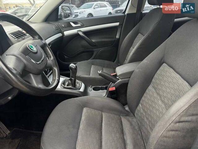Серый Шкода Октавия, объемом двигателя 1.8 л и пробегом 330 тыс. км за 6700 $, фото 26 на Automoto.ua