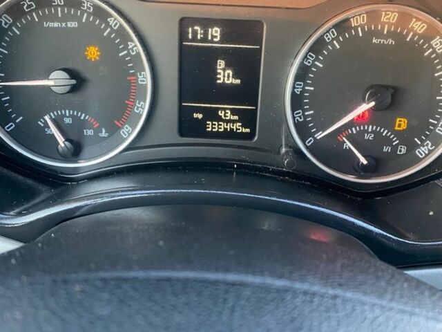 Сірий Шкода Октавія, об'ємом двигуна 1.9 л та пробігом 333 тис. км за 3650 $, фото 4 на Automoto.ua