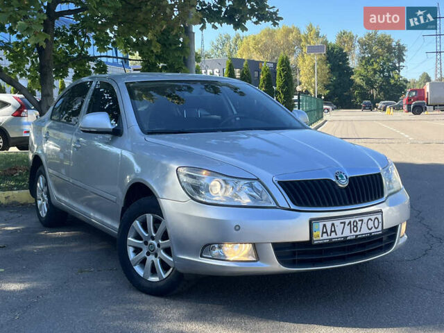 Серый Шкода Октавия, объемом двигателя 1.8 л и пробегом 215 тыс. км за 6550 $, фото 2 на Automoto.ua