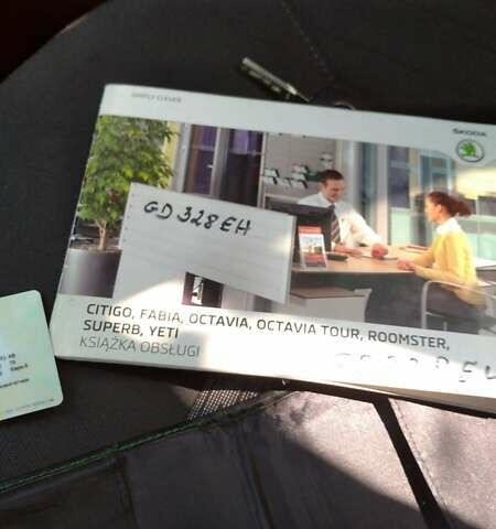 Серый Шкода Октавия, объемом двигателя 1.6 л и пробегом 209 тыс. км за 9800 $, фото 8 на Automoto.ua