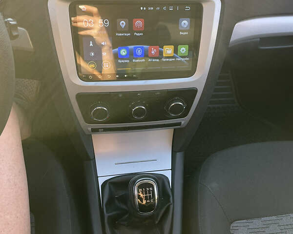 Сірий Шкода Октавія, об'ємом двигуна 1.8 л та пробігом 185 тис. км за 8000 $, фото 9 на Automoto.ua