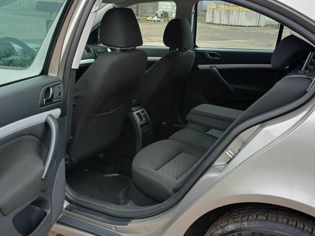 Сірий Шкода Октавія, об'ємом двигуна 1.4 л та пробігом 209 тис. км за 7800 $, фото 7 на Automoto.ua