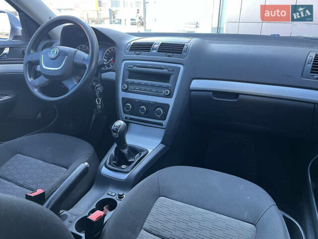 Серый Шкода Октавия, объемом двигателя 1.8 л и пробегом 215 тыс. км за 6350 $, фото 6 на Automoto.ua