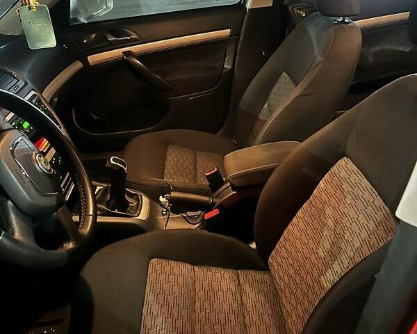 Серый Шкода Октавия, объемом двигателя 1.6 л и пробегом 203 тыс. км за 6800 $, фото 12 на Automoto.ua