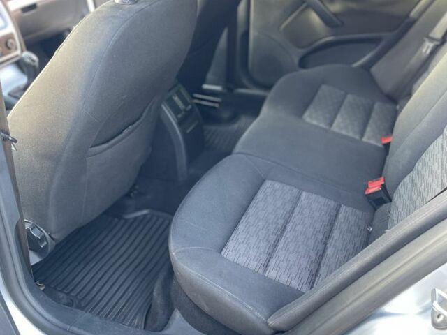 Серый Шкода Октавия, объемом двигателя 1.8 л и пробегом 185 тыс. км за 8000 $, фото 5 на Automoto.ua