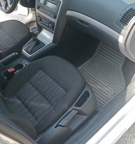 Серый Шкода Октавия, объемом двигателя 1.4 л и пробегом 254 тыс. км за 6500 $, фото 9 на Automoto.ua